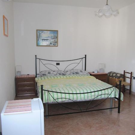 Il Portico Bed & Breakfast Uras Exterior photo