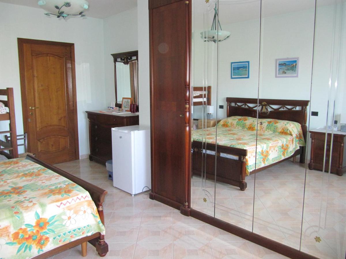 Il Portico Bed & Breakfast Uras Exterior photo