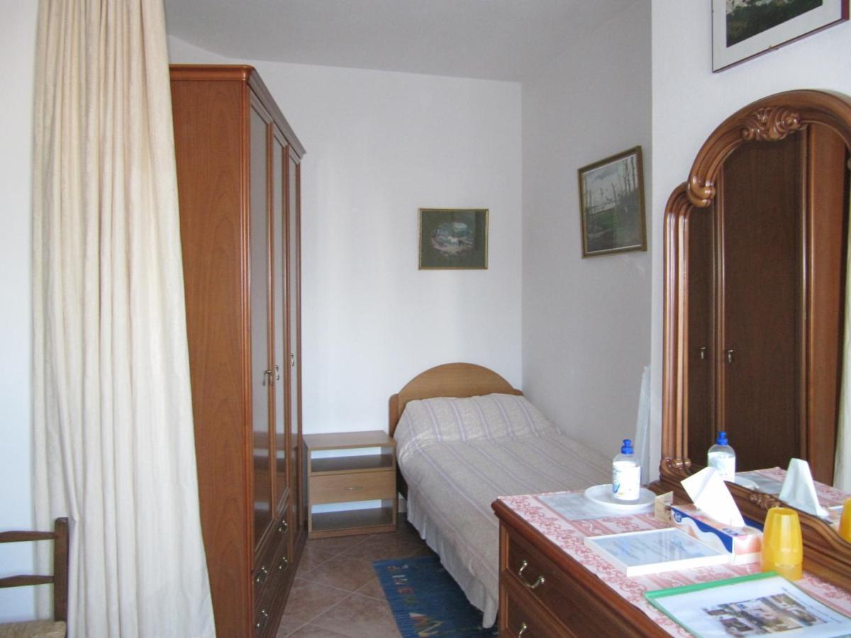 Il Portico Bed & Breakfast Uras Exterior photo