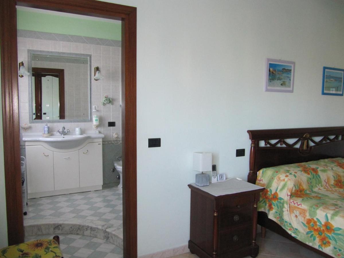 Il Portico Bed & Breakfast Uras Exterior photo