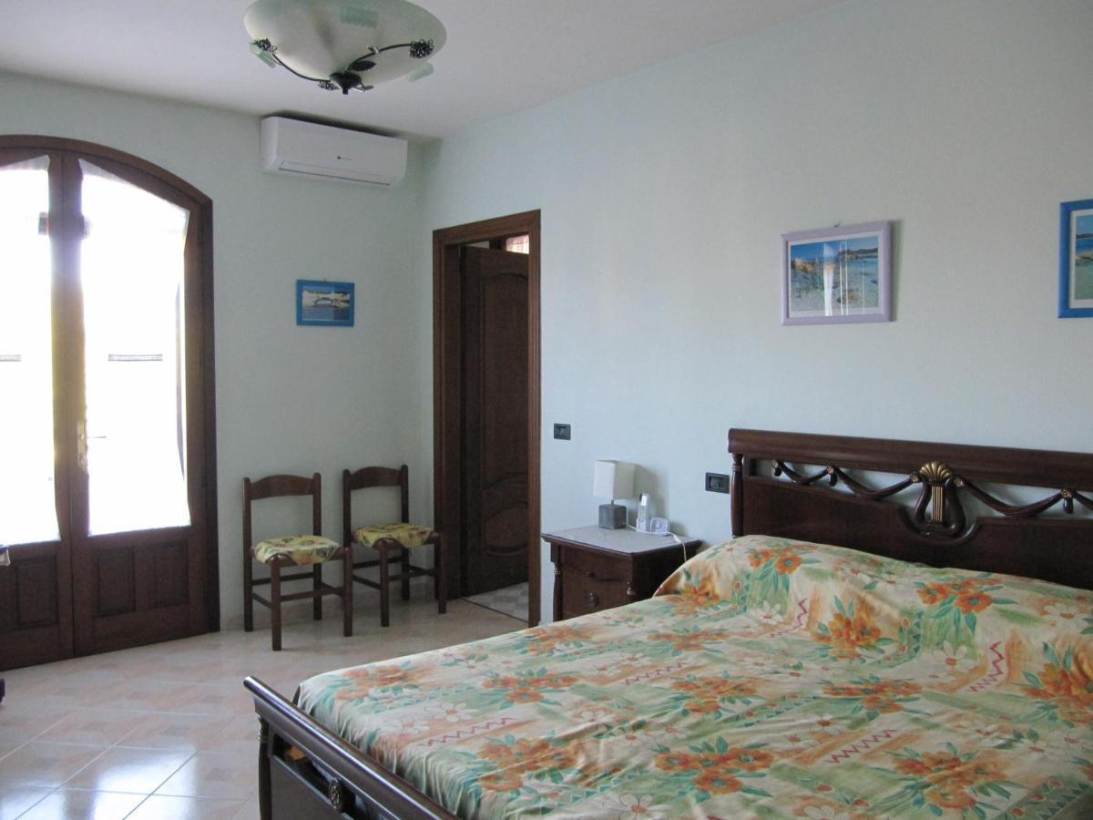 Il Portico Bed & Breakfast Uras Exterior photo