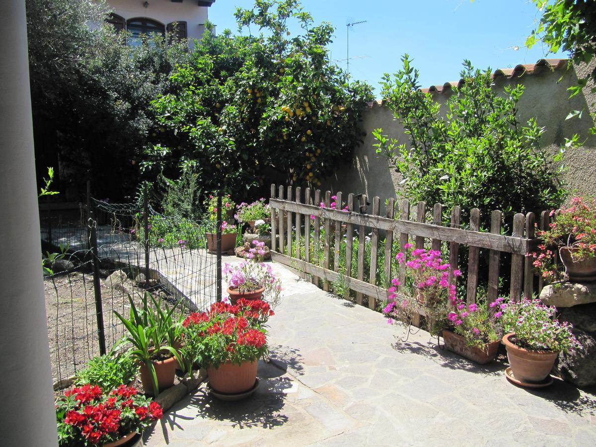 Il Portico Bed & Breakfast Uras Exterior photo
