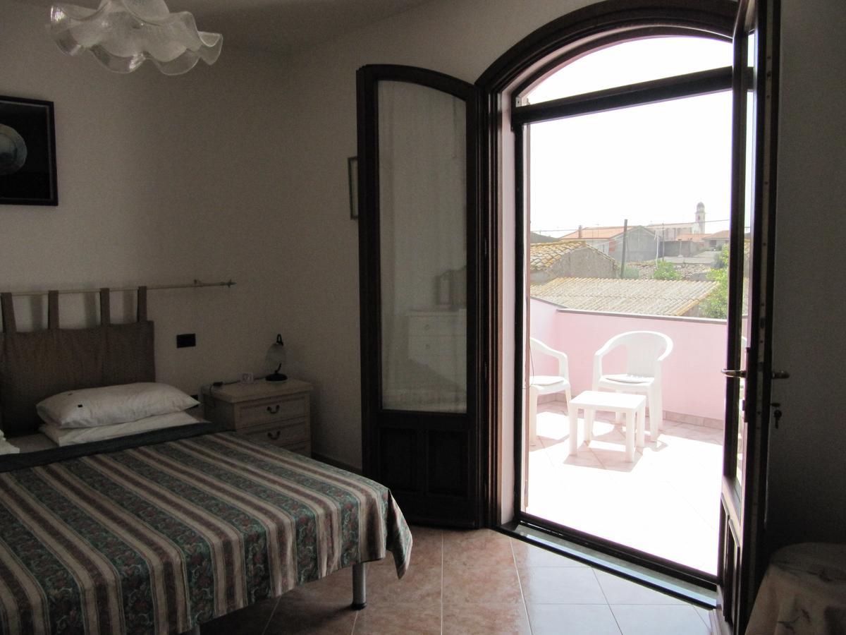 Il Portico Bed & Breakfast Uras Exterior photo